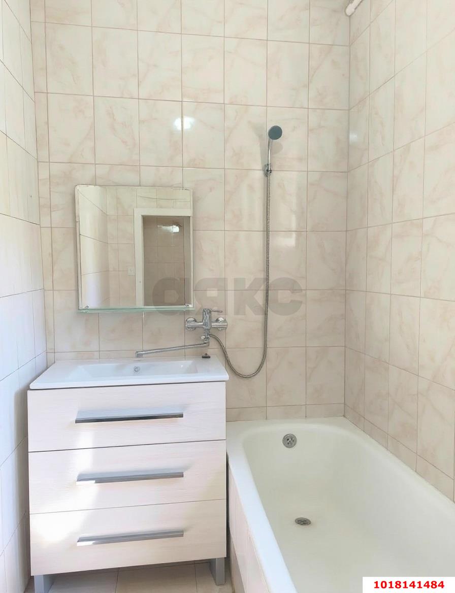 Фото №20: 3-комнатная квартира <span class="whitespace-nowrap">59 м²</span>, <span class="whitespace-nowrap">1/1 эт.</span> - Тахтамукай, ул. Чайковского