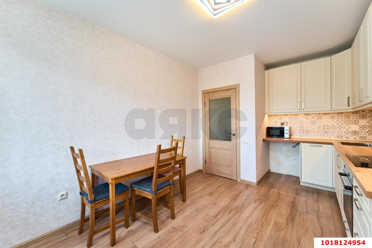 Фото №3: 1-комнатная квартира <span class="whitespace-nowrap">43 м²</span>, <span class="whitespace-nowrap">7/17 эт.</span> - Краснодар, Прикубанский внутригородской округ, Фестивальный, мкр. ЖК Цветы, ул. Круговая, 4Вк2