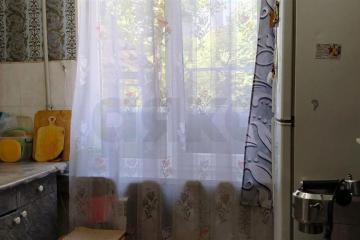 Фото №1: 2-комнатная квартира <span class="whitespace-nowrap">45 м²</span>, <span class="whitespace-nowrap">1/5 эт.</span> - Краснодар, мкр. Черёмушки, ул. Селезнёва, 108