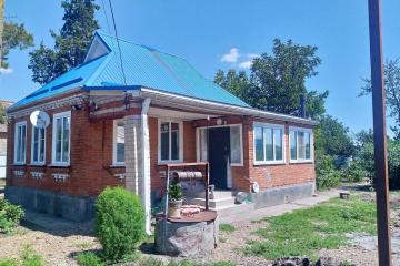 Фото №1: Дом <span class="whitespace-nowrap">51 м²</span> <span class="whitespace-nowrap">+ 24 сот.</span>, <span class="whitespace-nowrap">1 эт.</span> - Старомышастовская, ул. Садовая, 208А