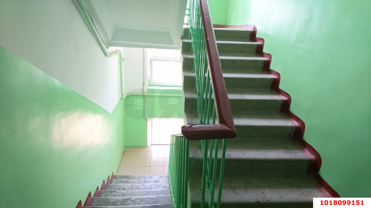 Фото №6: 3-комнатная квартира <span class="whitespace-nowrap">60 м²</span>, <span class="whitespace-nowrap">2/4 эт.</span> - Краснодар, Центральный внутригородской округ, мкр. Дубинка, ул. Воронежская, 40