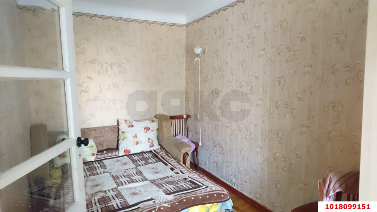 Фото №2: 3-комнатная квартира <span class="whitespace-nowrap">60 м²</span>, <span class="whitespace-nowrap">2/4 эт.</span> - Краснодар, Центральный внутригородской округ, мкр. Дубинка, ул. Воронежская, 40