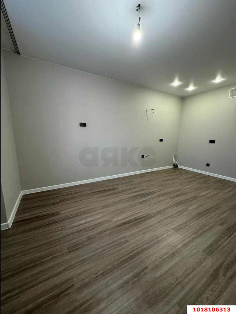Фото №7: 3-комнатная квартира <span class="whitespace-nowrap">55 м²</span>, <span class="whitespace-nowrap">3/3 эт.</span> - Краснодар, Прикубанский внутригородской округ, мкр. жилой комплекс Усадьба, ул. имени Валерия Вишневецкого, 11к2