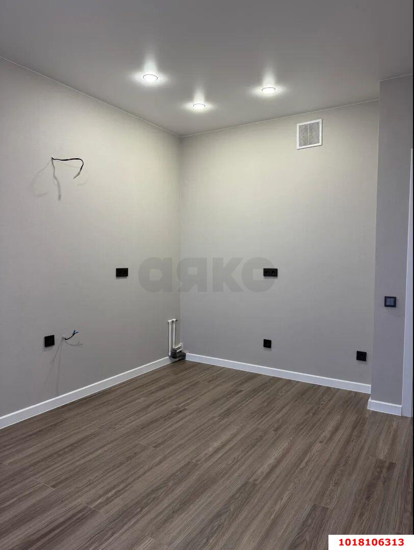 Фото №6: 3-комнатная квартира <span class="whitespace-nowrap">55 м²</span>, <span class="whitespace-nowrap">3/3 эт.</span> - Краснодар, Прикубанский внутригородской округ, мкр. жилой комплекс Усадьба, ул. имени Валерия Вишневецкого, 11к2