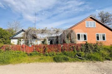 Фото №1: Дом <span class="whitespace-nowrap">142 м²</span> <span class="whitespace-nowrap">+ 20.98 сот.</span>, <span class="whitespace-nowrap">2 эт.</span> - Платнировская, ул. Октябрьская, 76