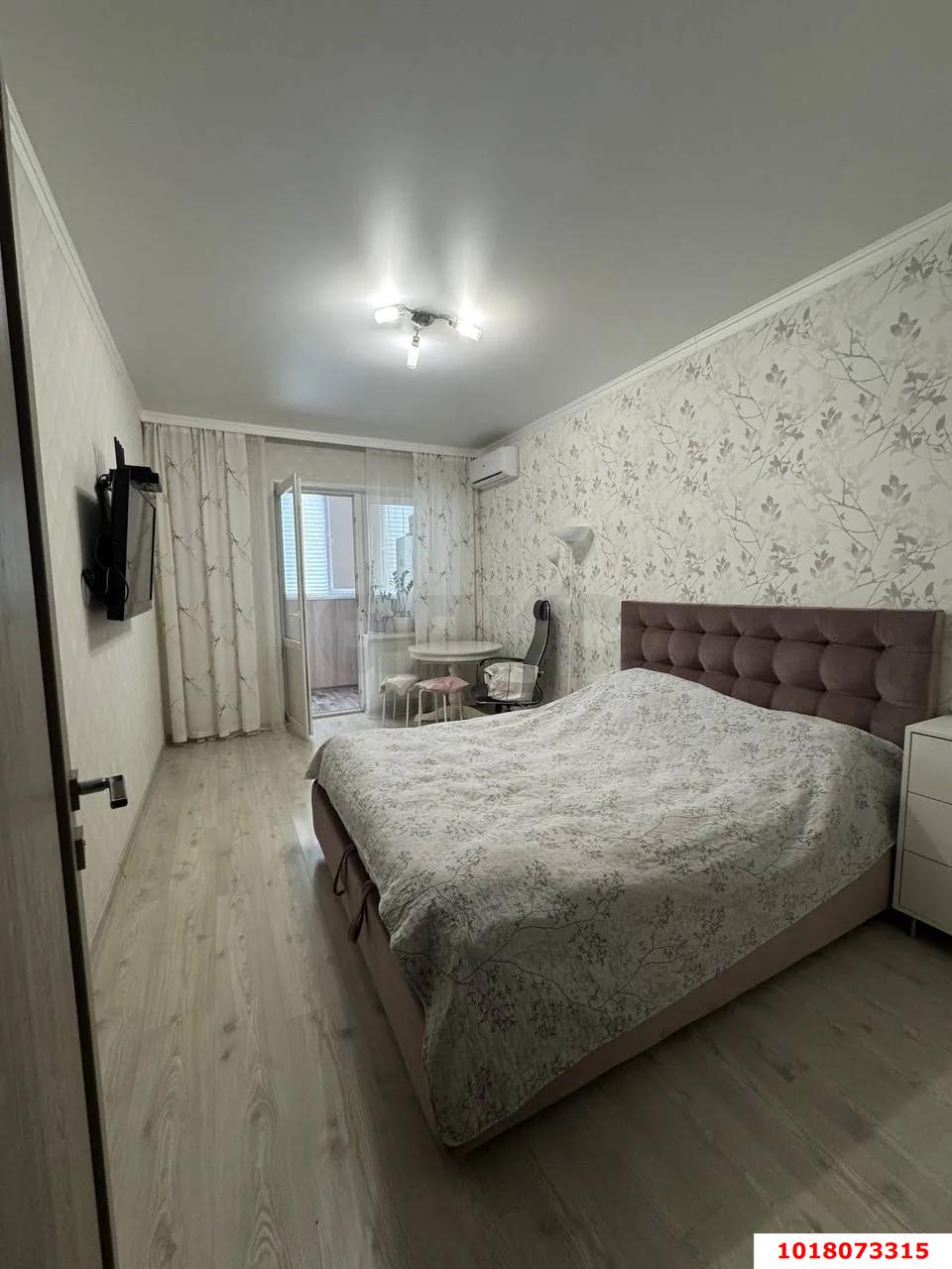 Фото №1: 1-комнатная квартира <span class="whitespace-nowrap">44 м²</span>, <span class="whitespace-nowrap">3/18 эт.</span> - Краснодар, Прикубанский внутригородской округ, Музыкальный, мкр. ЖК Оникс, ул. Российская, 267к4