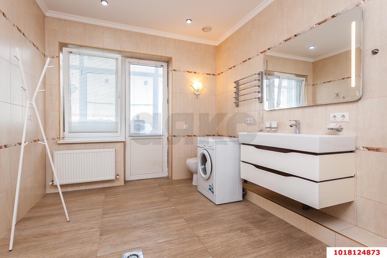Фото №7: 4-комнатная квартира <span class="whitespace-nowrap">169 м²</span>, <span class="whitespace-nowrap">3/4 эт.</span> - Краснодар, Прикубанский внутригородской округ, жилая зона Отделение № 1 ОПХ КНИИСХ, мкр. Отделение № 1 ОПХ Колос, ул. Колосистая, 10/1