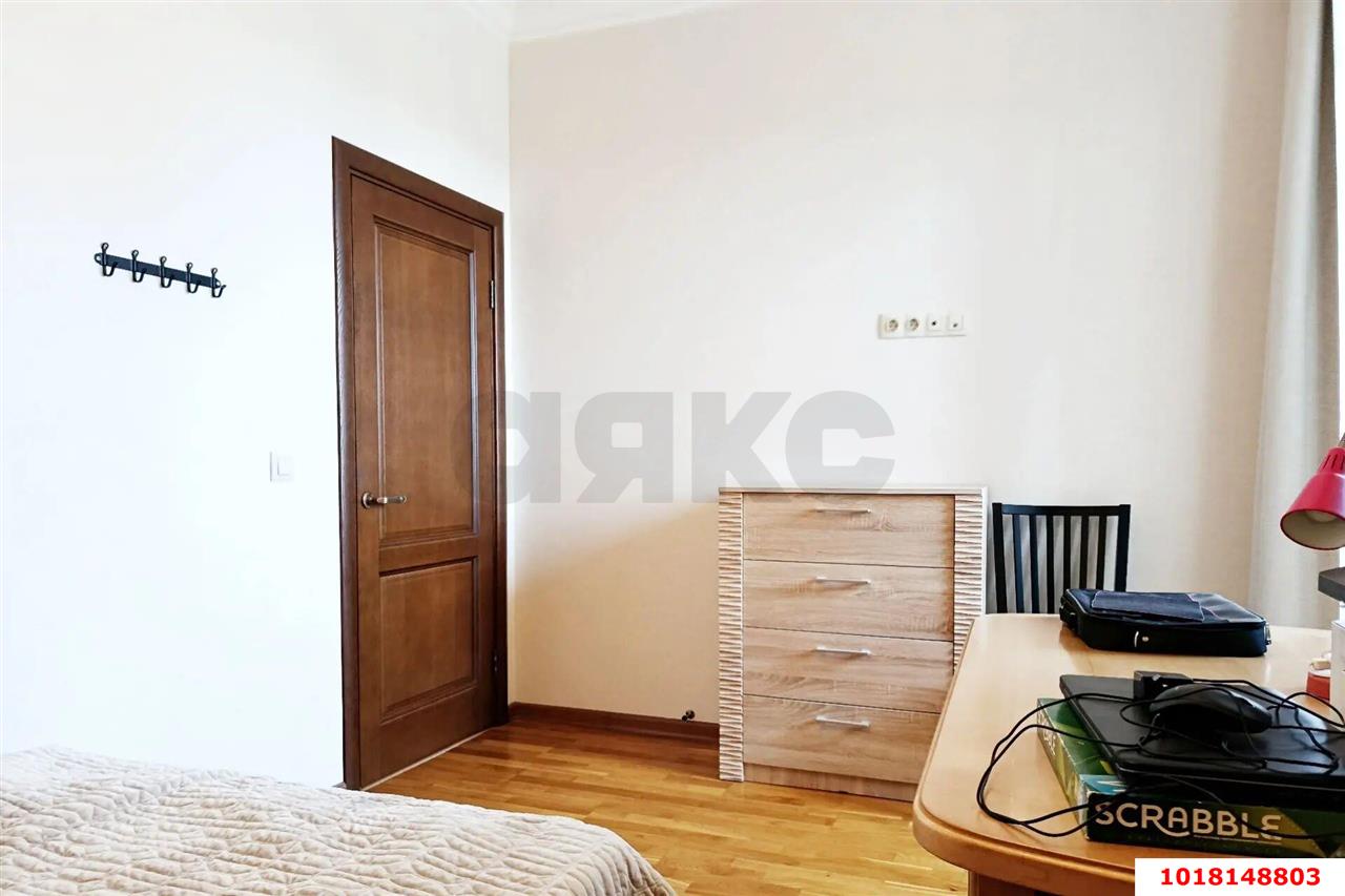 Фото №7: 3-комнатная квартира <span class="whitespace-nowrap">80 м²</span>, <span class="whitespace-nowrap">14/16 эт.</span> - Краснодар, Западный внутригородской округ, мкр. Юбилейный, ул. 70-летия Октября, 1/4
