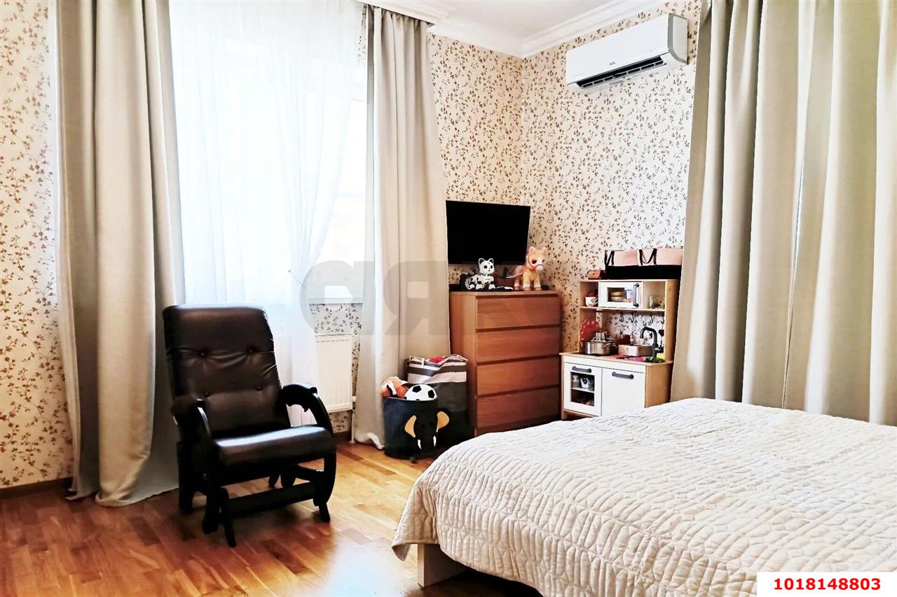 Фото №6: 3-комнатная квартира <span class="whitespace-nowrap">80 м²</span>, <span class="whitespace-nowrap">14/16 эт.</span> - Краснодар, Западный внутригородской округ, мкр. Юбилейный, ул. 70-летия Октября, 1/4