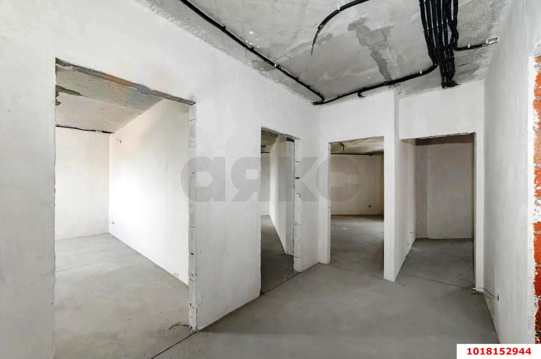 Фото №11: 3-комнатная квартира <span class="whitespace-nowrap">110 м²</span>, <span class="whitespace-nowrap">3/12 эт.</span> - Краснодар, Прикубанский внутригородской округ, мкр. 2-я Площадка, ул. Ветеранов, 85