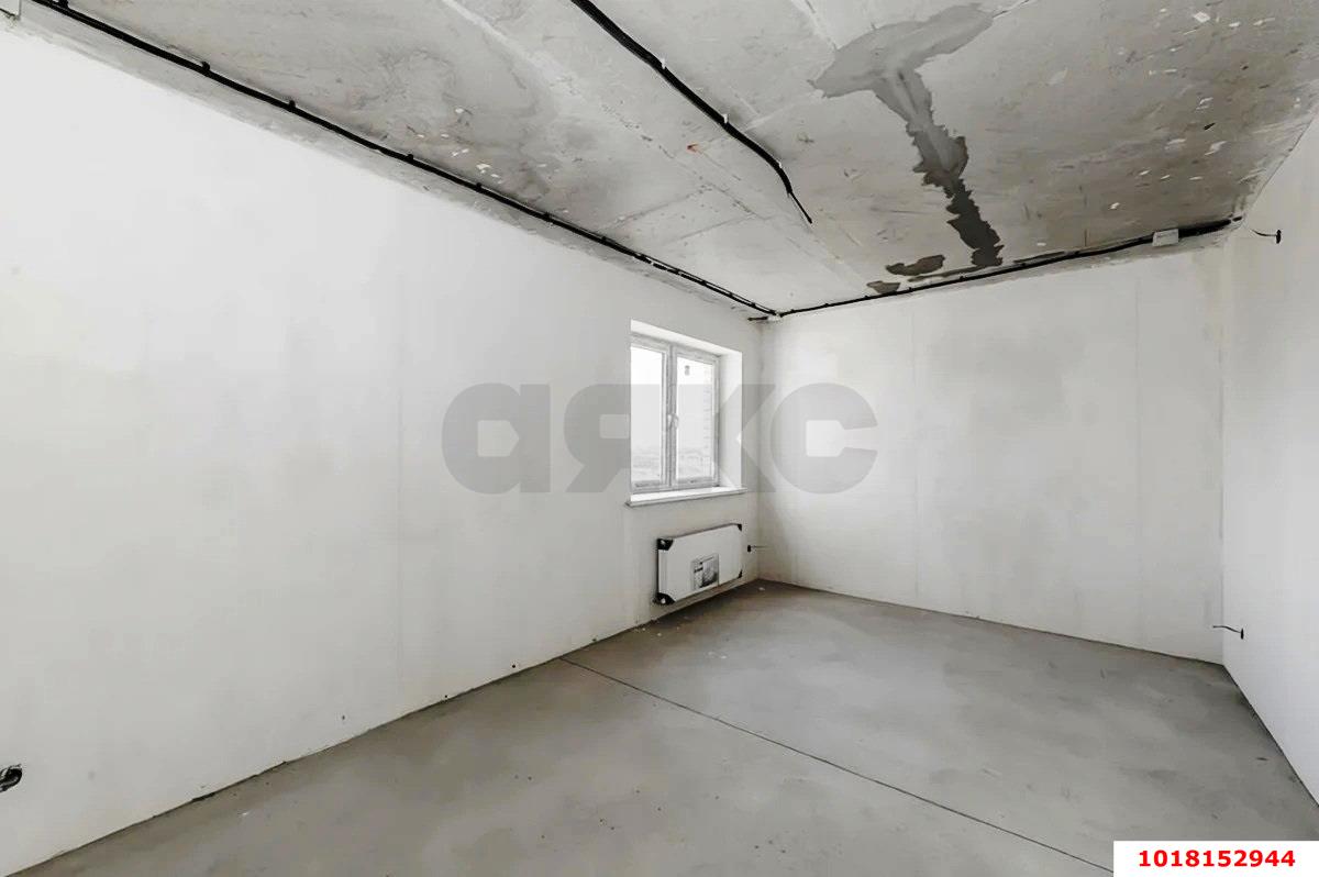 Фото №7: 3-комнатная квартира <span class="whitespace-nowrap">110 м²</span>, <span class="whitespace-nowrap">3/12 эт.</span> - Краснодар, Прикубанский внутригородской округ, мкр. 2-я Площадка, ул. Ветеранов, 85