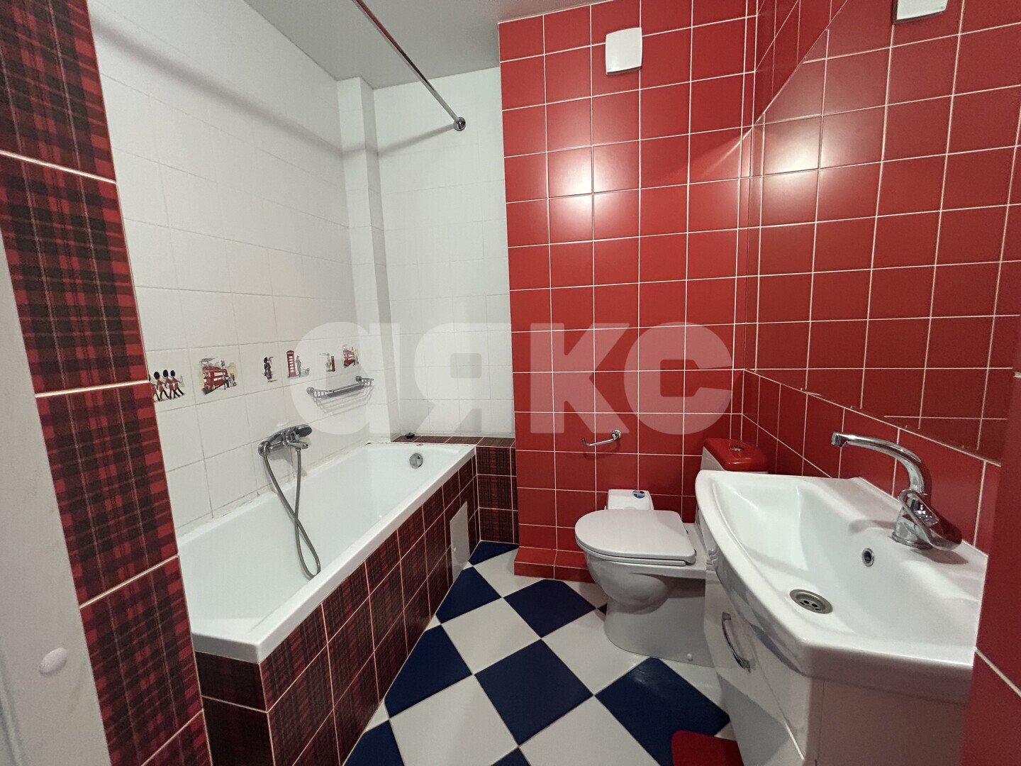 Фото №6: 1-комнатная квартира <span class="whitespace-nowrap">40 м²</span>, <span class="whitespace-nowrap">7/7 эт.</span> - Геленджик, мкр. 5-й, ул. Херсонская, 70