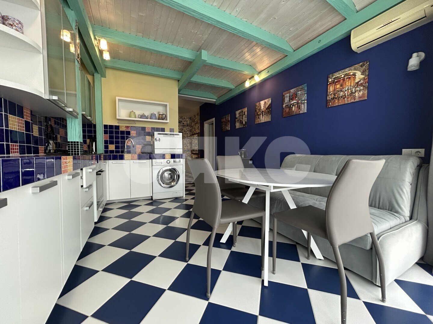 Фото №3: 1-комнатная квартира <span class="whitespace-nowrap">40 м²</span>, <span class="whitespace-nowrap">7/7 эт.</span> - Геленджик, мкр. 5-й, ул. Херсонская, 70
