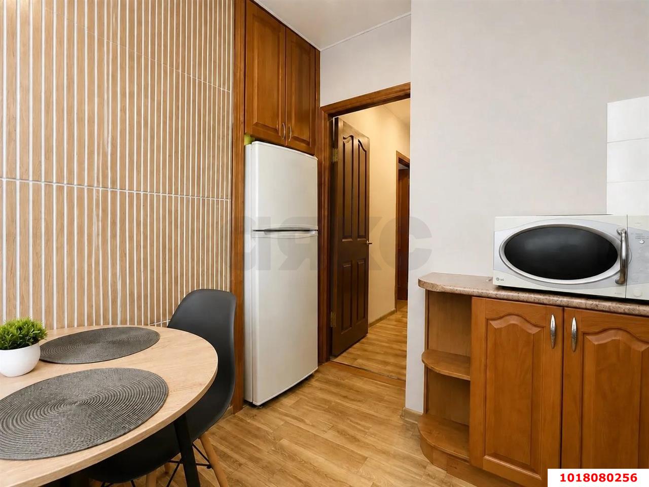 Фото №2: 2-комнатная квартира <span class="whitespace-nowrap">43 м²</span>, <span class="whitespace-nowrap">4/5 эт.</span> - Краснодар, Прикубанский внутригородской округ, мкр. Славянский, ул. Темрюкская, 60