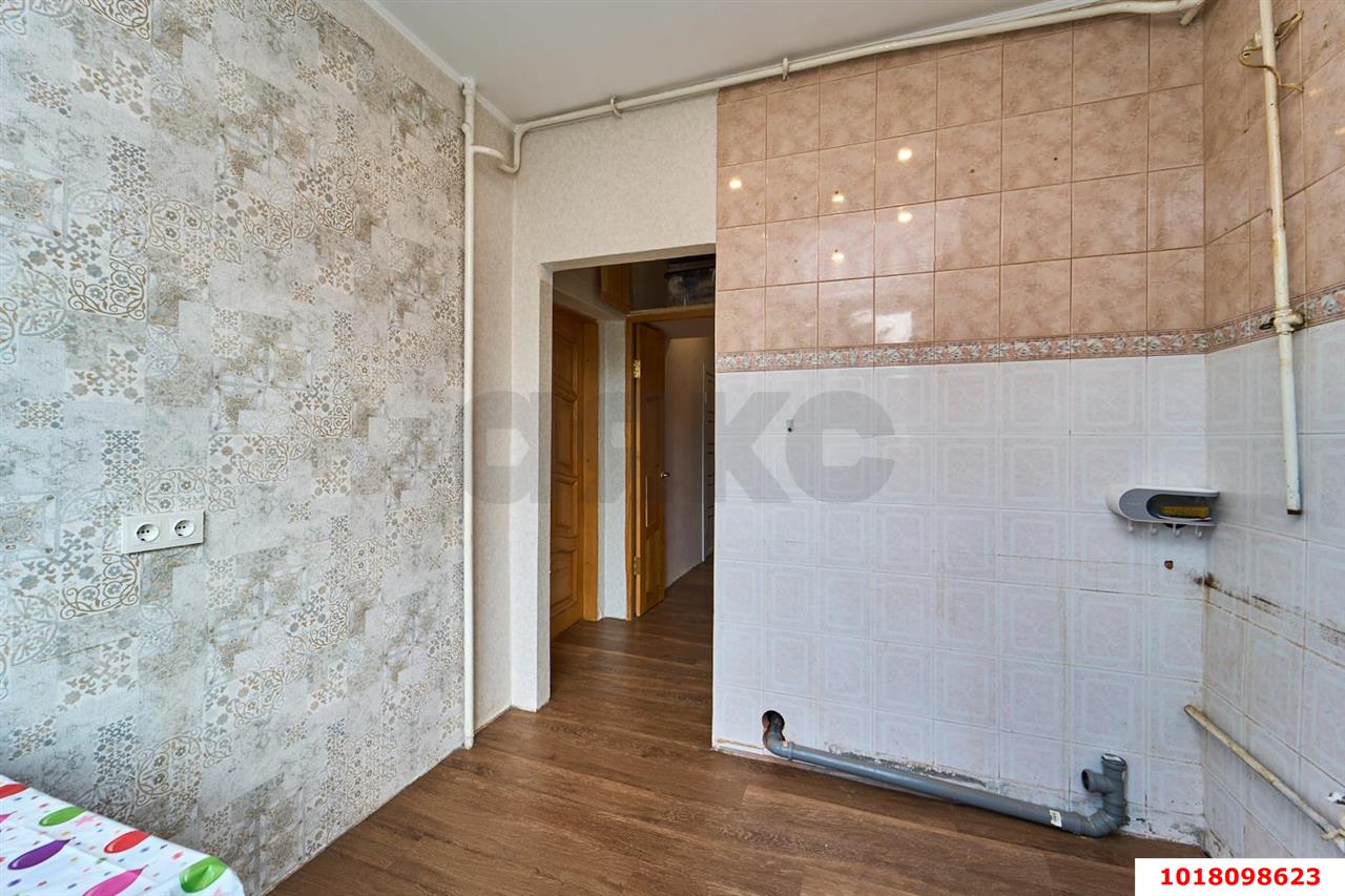 Фото №10: 3-комнатная квартира <span class="whitespace-nowrap">70 м²</span>, <span class="whitespace-nowrap">2/3 эт.</span> - Краснодар, Карасунский внутригородской округ, ж/м Пашковский, ул. Кутовая, 6