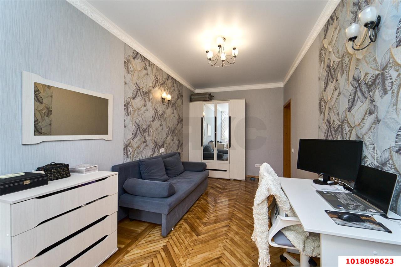 Фото №6: 3-комнатная квартира <span class="whitespace-nowrap">70 м²</span>, <span class="whitespace-nowrap">2/3 эт.</span> - Краснодар, Карасунский внутригородской округ, ж/м Пашковский, ул. Кутовая, 6