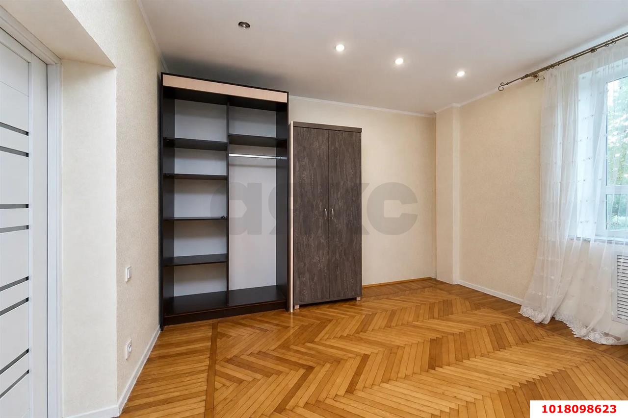 Фото №7: 3-комнатная квартира <span class="whitespace-nowrap">70 м²</span>, <span class="whitespace-nowrap">2/3 эт.</span> - Краснодар, Карасунский внутригородской округ, ж/м Пашковский, ул. Кутовая, 6