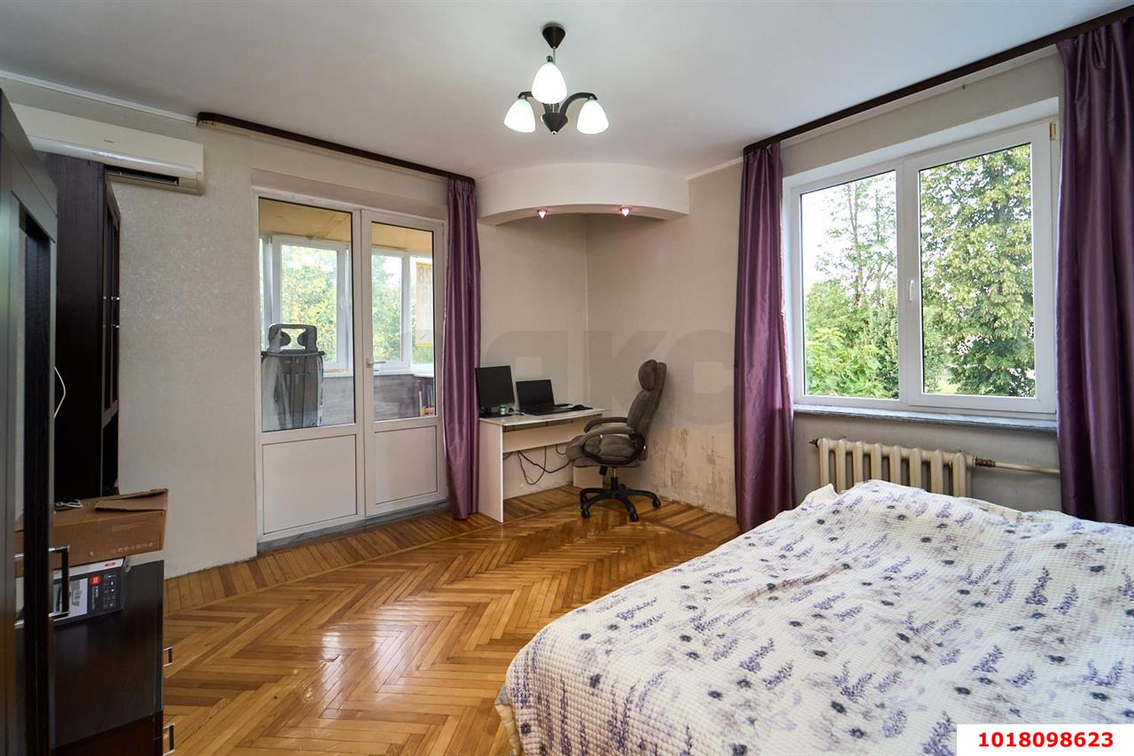 Фото №2: 3-комнатная квартира <span class="whitespace-nowrap">70 м²</span>, <span class="whitespace-nowrap">2/3 эт.</span> - Краснодар, Карасунский внутригородской округ, ж/м Пашковский, ул. Кутовая, 6
