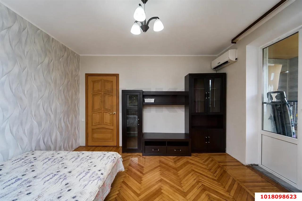Фото №3: 3-комнатная квартира <span class="whitespace-nowrap">70 м²</span>, <span class="whitespace-nowrap">2/3 эт.</span> - Краснодар, Карасунский внутригородской округ, ж/м Пашковский, ул. Кутовая, 6