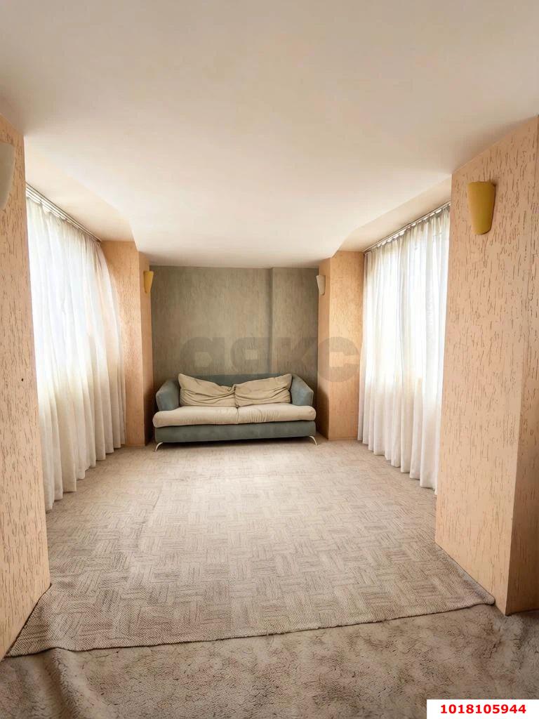 Фото №8: 3-комнатная квартира <span class="whitespace-nowrap">100 м²</span>, <span class="whitespace-nowrap">4/10 эт.</span> - Краснодар, Карасунский внутригородской округ, мкр. Черёмушки, ул. Ставропольская, 89