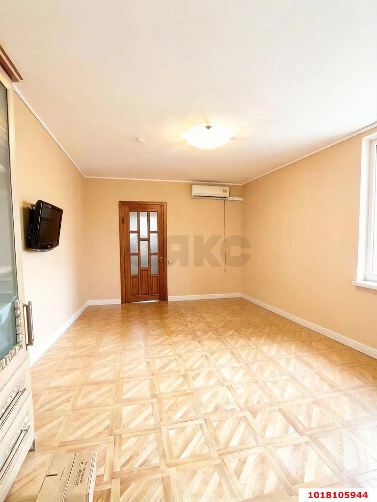 Фото №7: 3-комнатная квартира <span class="whitespace-nowrap">100 м²</span>, <span class="whitespace-nowrap">4/10 эт.</span> - Краснодар, Карасунский внутригородской округ, мкр. Черёмушки, ул. Ставропольская, 89