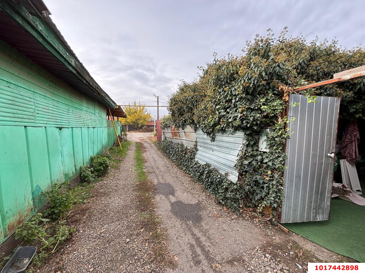 Фото №2: 2-комнатная квартира <span class="whitespace-nowrap">30 м²</span>, <span class="whitespace-nowrap">1/1 эт.</span> - Краснодар, Центральный внутригородской округ, Черёмушки, мкр. Дубинка, пр-д 2-й  Стасова, 93
