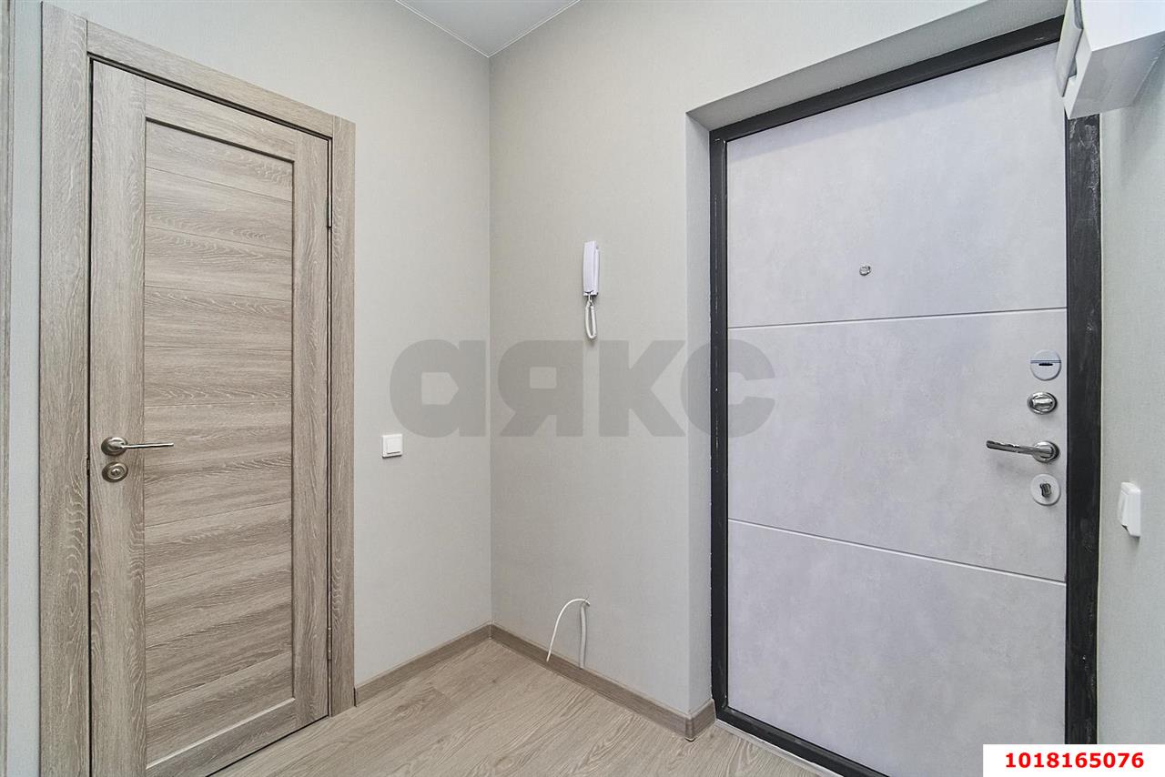 Фото №3: 1-комнатная квартира <span class="whitespace-nowrap">35 м²</span>, <span class="whitespace-nowrap">4/18 эт.</span> - Краснодар, Карасунский внутригородской округ, мкр. ЖК Смородина, ул. имени Владимира Жириновского, 3к3