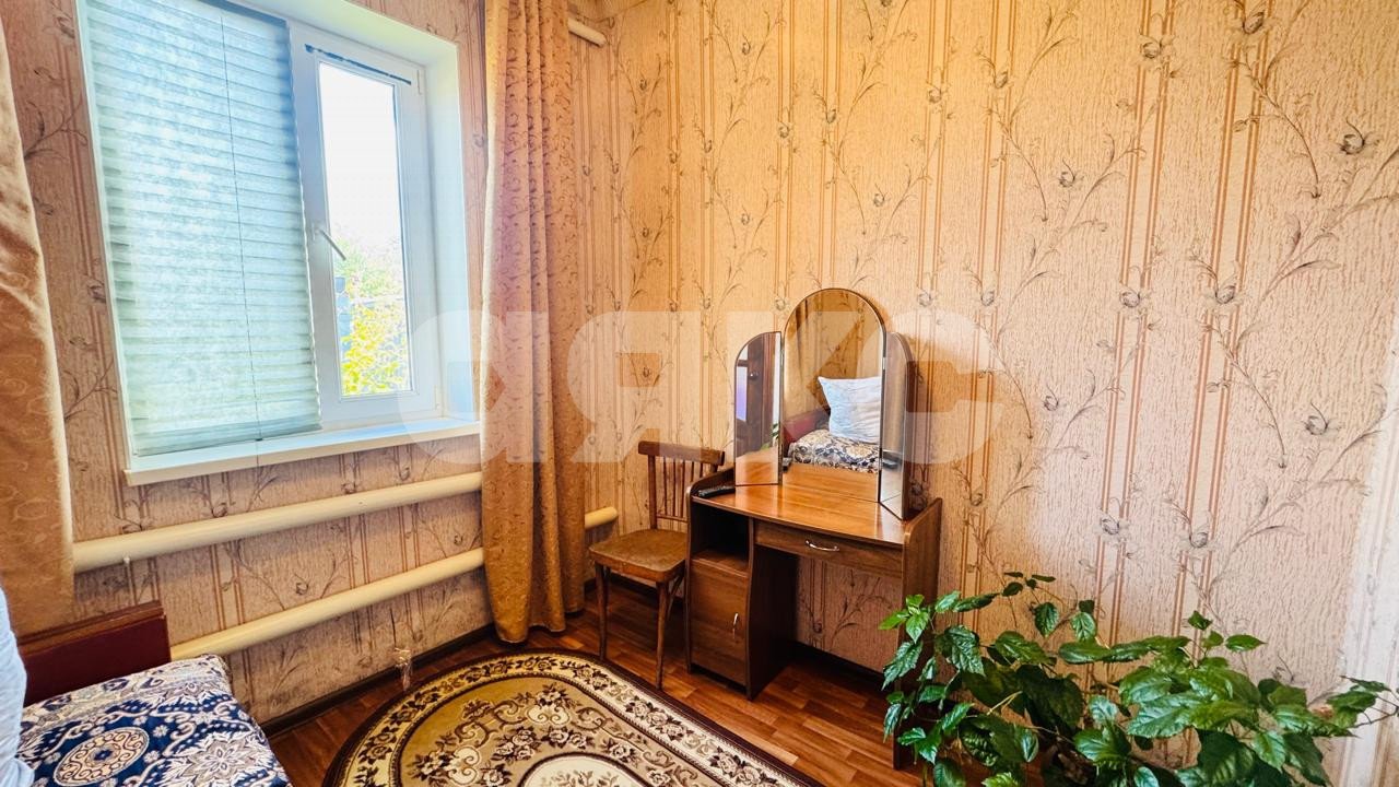 Фото №14: Дом <span class="whitespace-nowrap">150 м²</span> <span class="whitespace-nowrap">+ 10 сот.</span>, <span class="whitespace-nowrap">1 эт.</span> - Платнировская, ул. Кирова