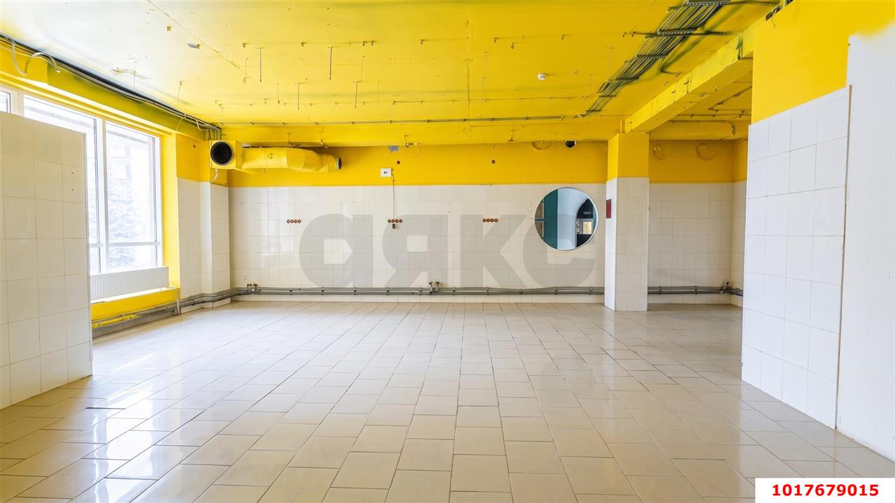 Фото №2: Торговое помещение <span class="whitespace-nowrap">210 м²</span>, <span class="whitespace-nowrap">2/2 эт.</span> - Краснодар, Прикубанский внутригородской округ, мкр. жилой комплекс Свобода, ул. Домбайская, 55