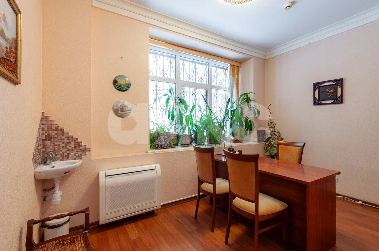 Фото №5: Коммерция <span class="whitespace-nowrap">101 м²</span>, <span class="whitespace-nowrap">1/4 эт.</span> - Москва, ул. Покровка, 41с2