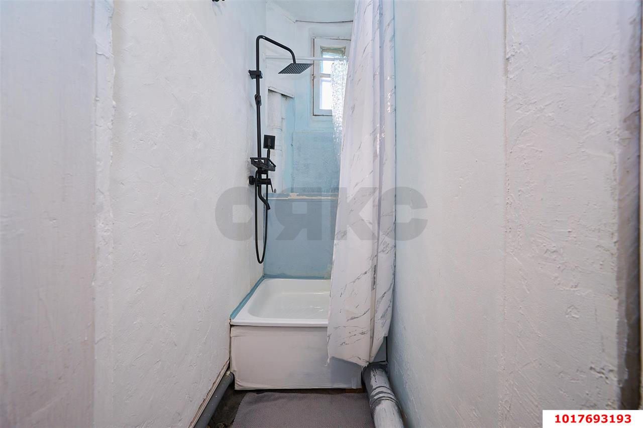 Фото №13: 3-комнатная квартира <span class="whitespace-nowrap">73 м²</span>, <span class="whitespace-nowrap">3/3 эт.</span> - Краснодар, Центральный внутригородской округ, Покровка, мкр. Центральный, ул. Володарского, 4