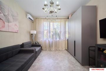Фото №1: 3-комнатная квартира <span class="whitespace-nowrap">70 м²</span>, <span class="whitespace-nowrap">3/3 эт.</span> - Краснодар, мкр. Центральный, ул. Володарского, 4