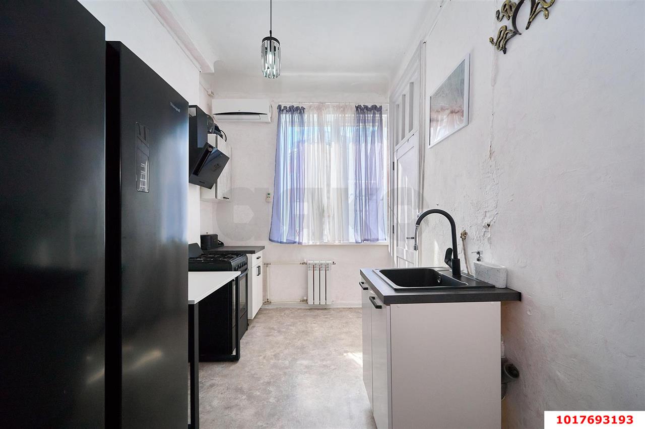 Фото №3: 3-комнатная квартира <span class="whitespace-nowrap">73 м²</span>, <span class="whitespace-nowrap">3/3 эт.</span> - Краснодар, Центральный внутригородской округ, Покровка, мкр. Центральный, ул. Володарского, 4