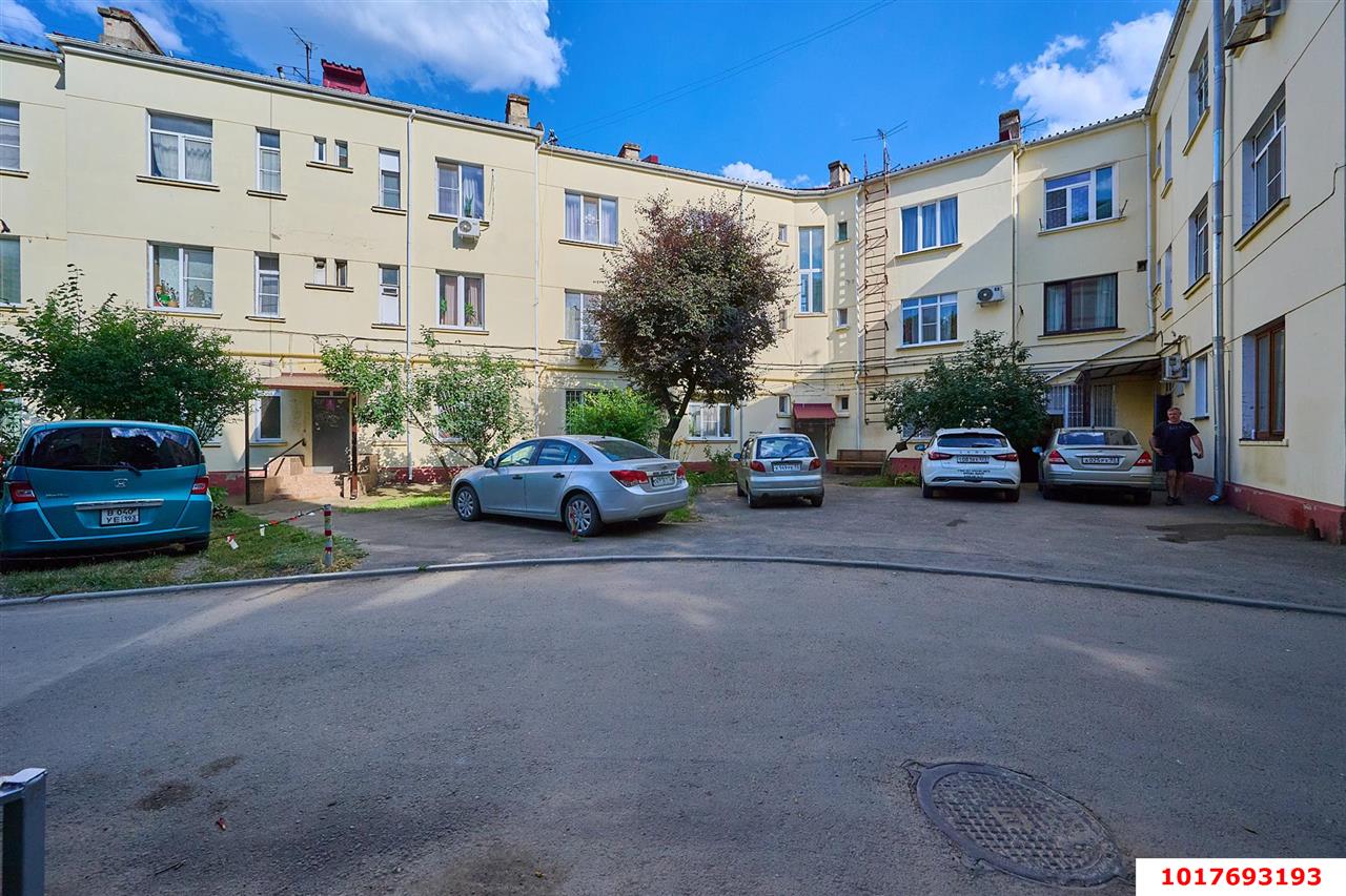 Фото №15: 3-комнатная квартира <span class="whitespace-nowrap">73 м²</span>, <span class="whitespace-nowrap">3/3 эт.</span> - Краснодар, Центральный внутригородской округ, Покровка, мкр. Центральный, ул. Володарского, 4