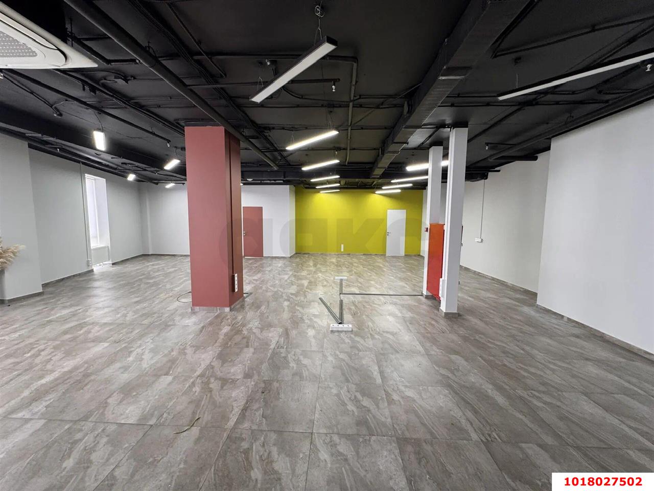 Фото №4: Офисное помещение <span class="whitespace-nowrap">208 м²</span>, <span class="whitespace-nowrap">3/11 эт.</span> - Краснодар, Западный внутригородской округ, мкр. Фестивальный, ул. Монтажников, 1А