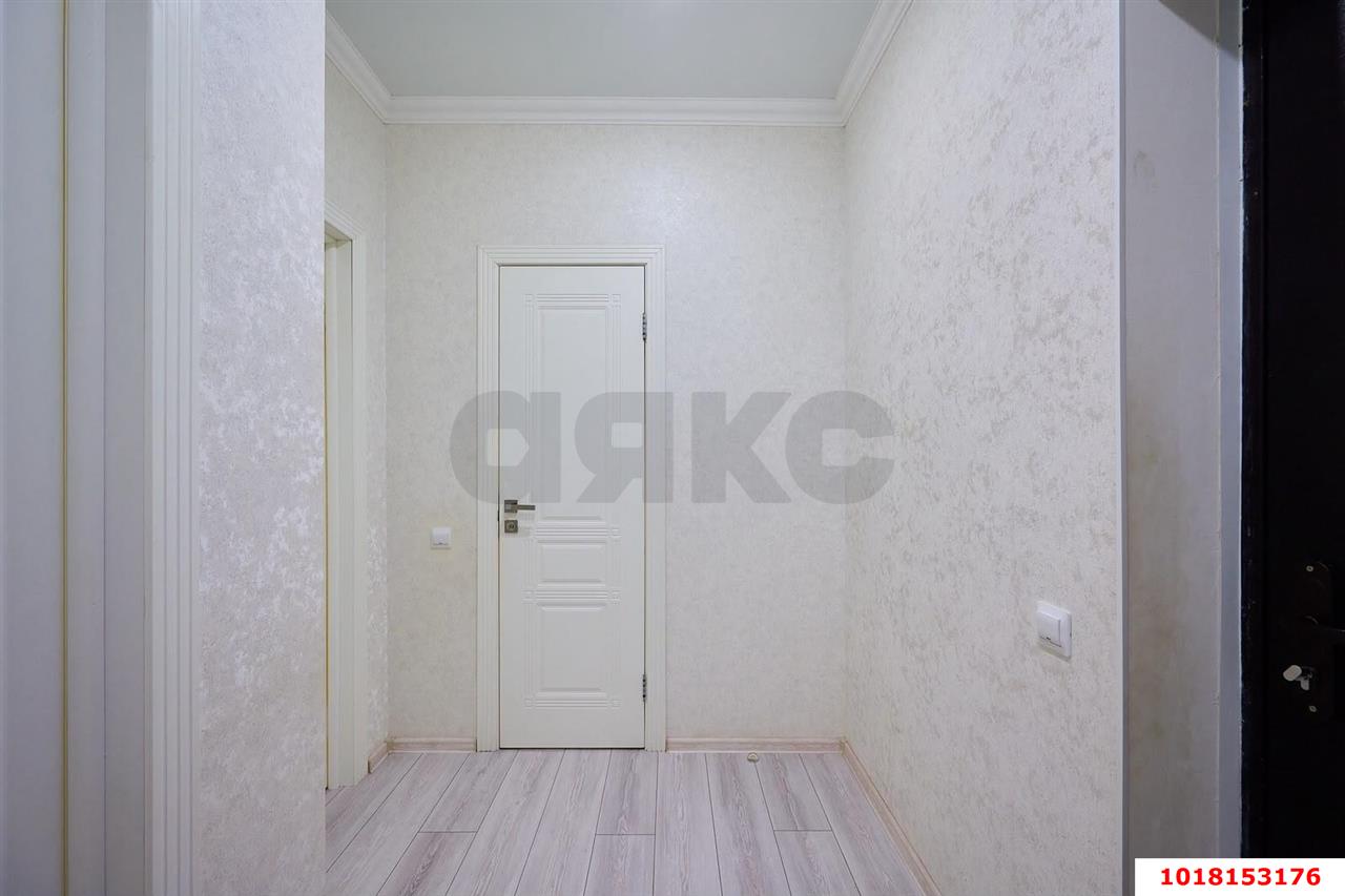 Фото №11: 1-комнатная квартира <span class="whitespace-nowrap">40 м²</span>, <span class="whitespace-nowrap">8/12 эт.</span> - Краснодар, Прикубанский внутригородской округ, мкр. ЖК Красная Площадь, ул. Конгрессная, 21