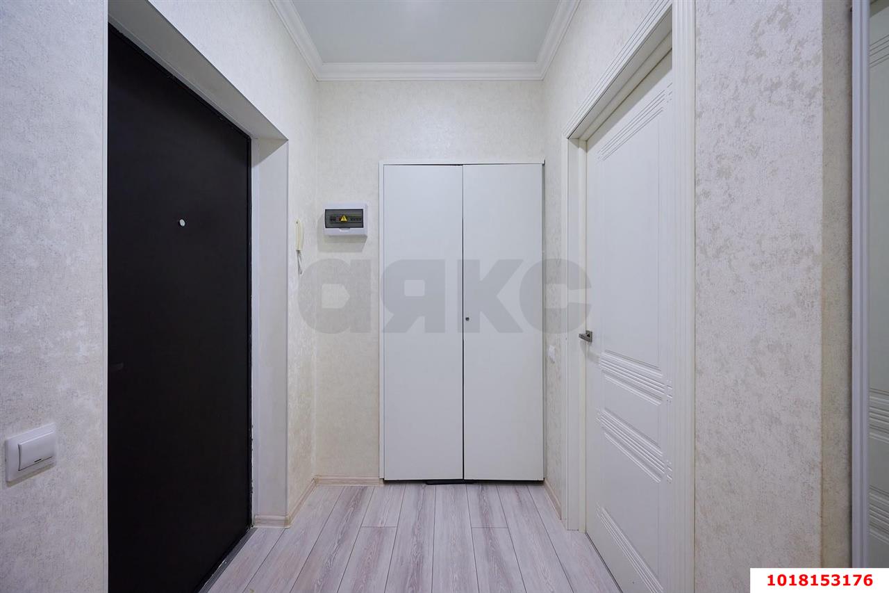Фото №10: 1-комнатная квартира <span class="whitespace-nowrap">40 м²</span>, <span class="whitespace-nowrap">8/12 эт.</span> - Краснодар, Прикубанский внутригородской округ, мкр. ЖК Красная Площадь, ул. Конгрессная, 21