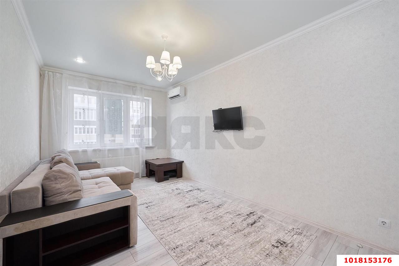 Фото №5: 1-комнатная квартира <span class="whitespace-nowrap">40 м²</span>, <span class="whitespace-nowrap">8/12 эт.</span> - Краснодар, Прикубанский внутригородской округ, мкр. ЖК Красная Площадь, ул. Конгрессная, 21