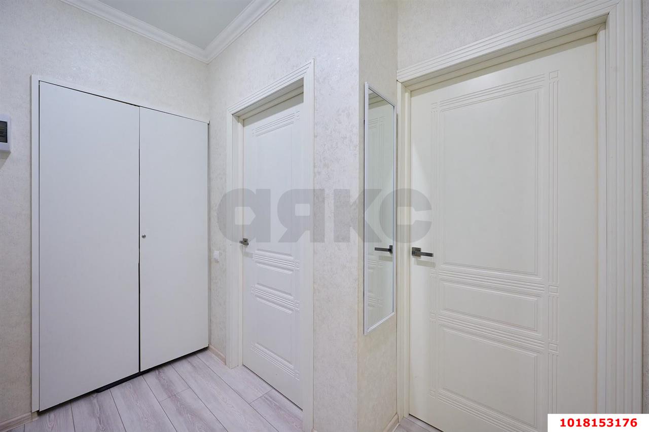 Фото №9: 1-комнатная квартира <span class="whitespace-nowrap">40 м²</span>, <span class="whitespace-nowrap">8/12 эт.</span> - Краснодар, Прикубанский внутригородской округ, мкр. ЖК Красная Площадь, ул. Конгрессная, 21
