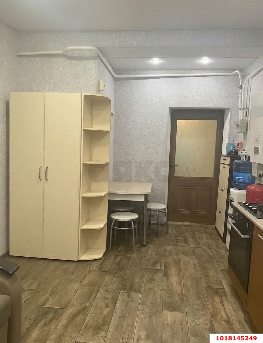 Фото №3: 2-комнатная квартира <span class="whitespace-nowrap">57 м²</span>, <span class="whitespace-nowrap">1/1 эт.</span> - Краснодар, Центральный внутригородской округ, Черёмушки, мкр. Дубинка, пр-д 1-й  Стасова, 90