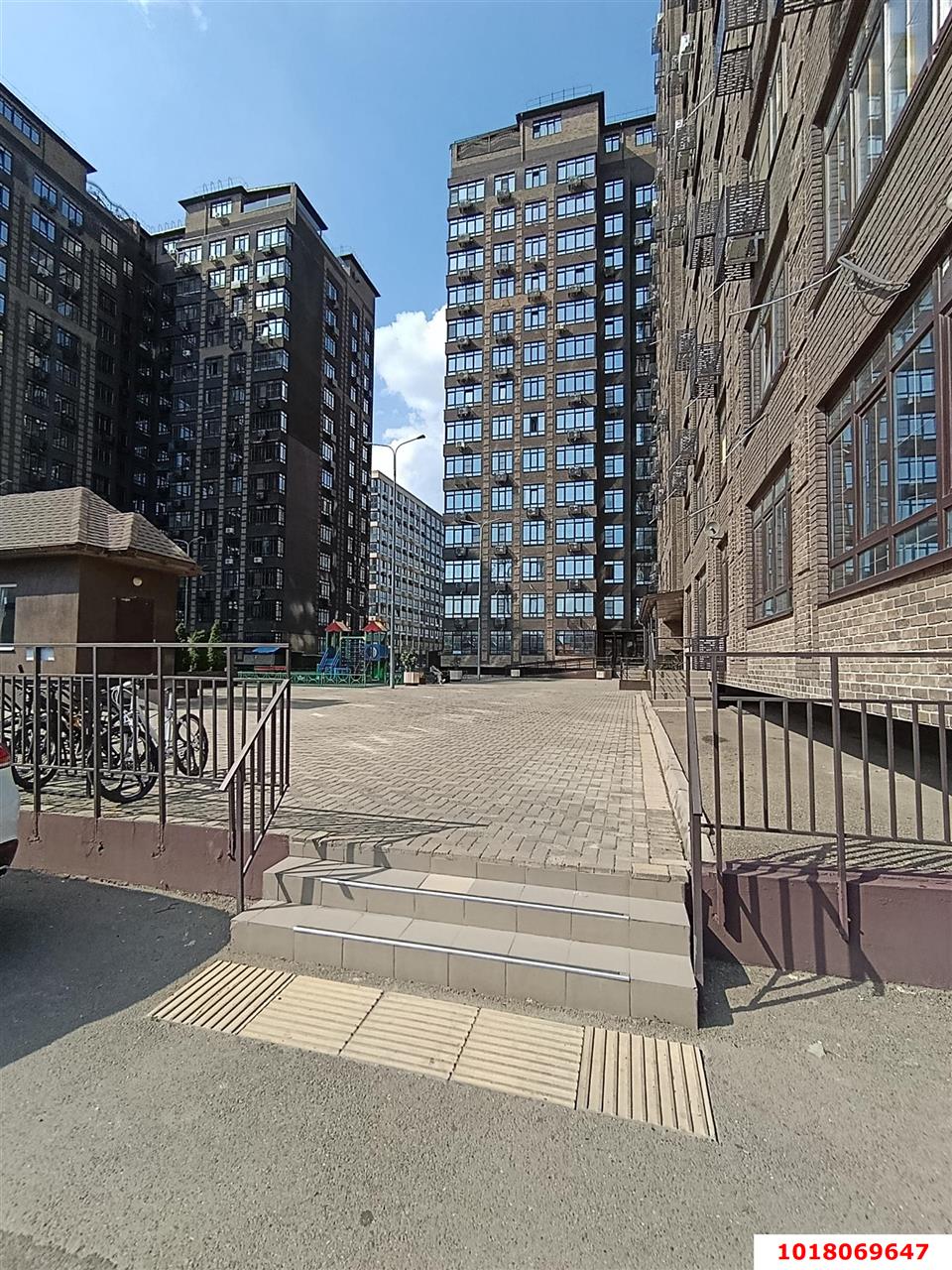 Фото №14: 1-комнатная квартира <span class="whitespace-nowrap">50 м²</span>, <span class="whitespace-nowrap">12/16 эт.</span> - Краснодар, Прикубанский внутригородской округ, мкр. 9-й километр, ул. Ярославская, 113к1