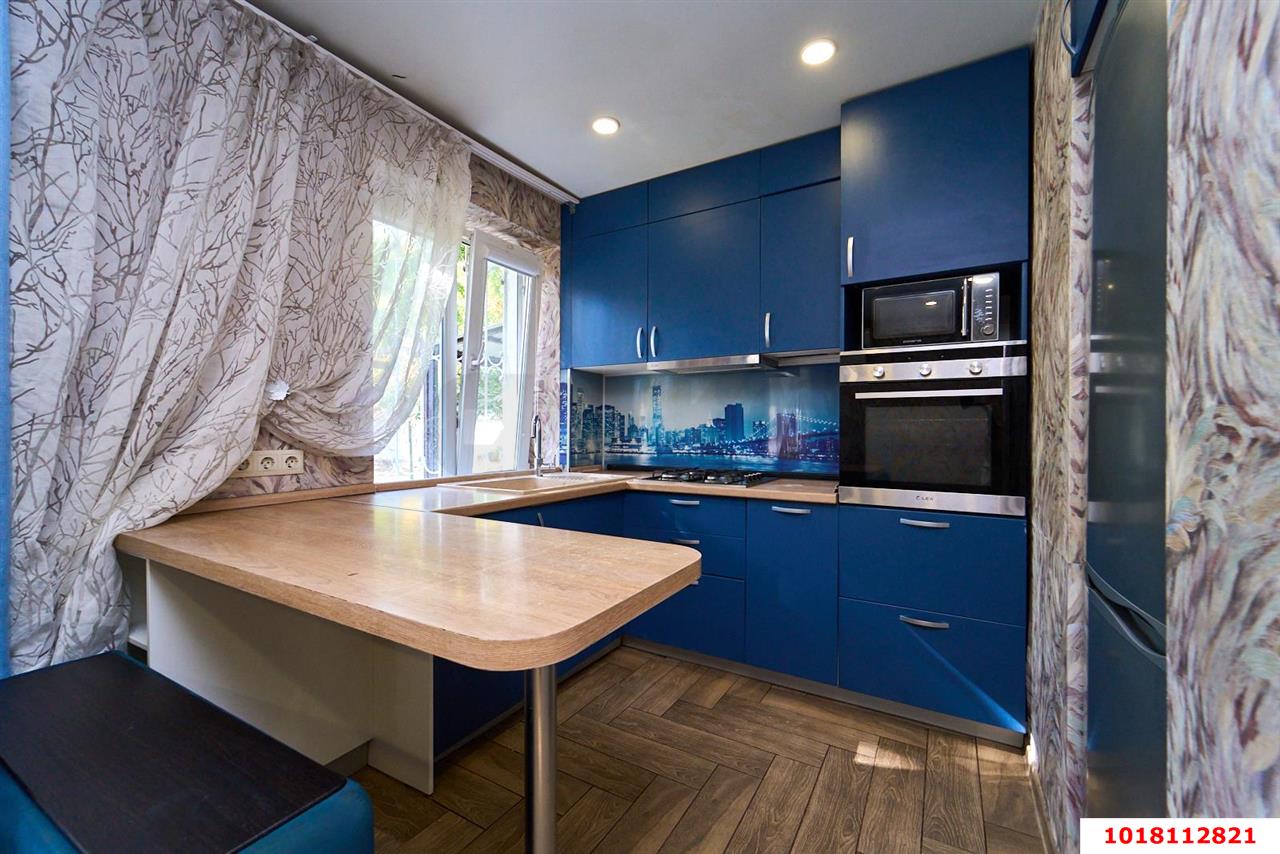 Фото №3: 3-комнатная квартира <span class="whitespace-nowrap">60 м²</span>, <span class="whitespace-nowrap">1/5 эт.</span> - Краснодар, Центральный внутригородской округ, мкр. Завод Измерительных Приборов, ул. Колхозная, 63