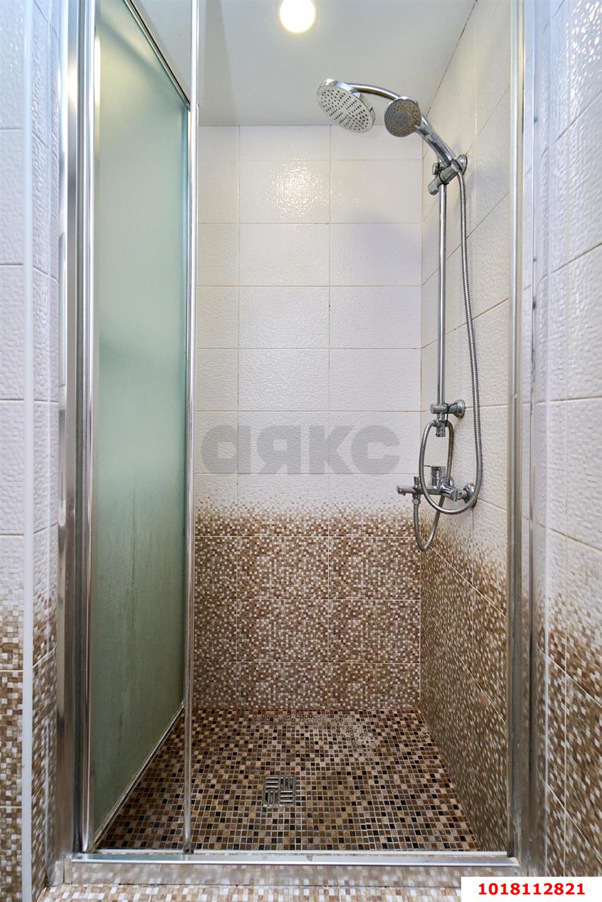 Фото №15: 3-комнатная квартира <span class="whitespace-nowrap">60 м²</span>, <span class="whitespace-nowrap">1/5 эт.</span> - Краснодар, Центральный внутригородской округ, мкр. Завод Измерительных Приборов, ул. Колхозная, 63