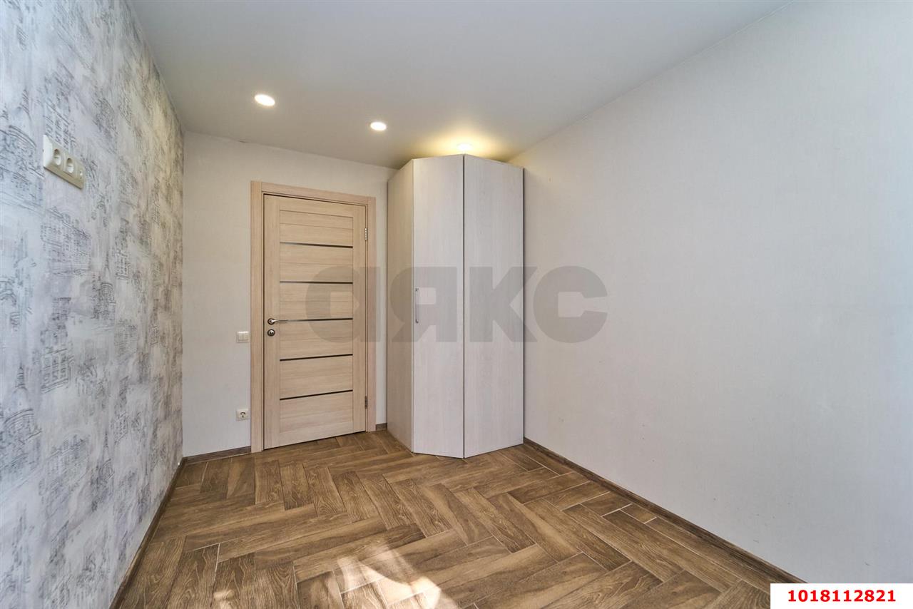 Фото №6: 3-комнатная квартира <span class="whitespace-nowrap">60 м²</span>, <span class="whitespace-nowrap">1/5 эт.</span> - Краснодар, Центральный внутригородской округ, мкр. Завод Измерительных Приборов, ул. Колхозная, 63