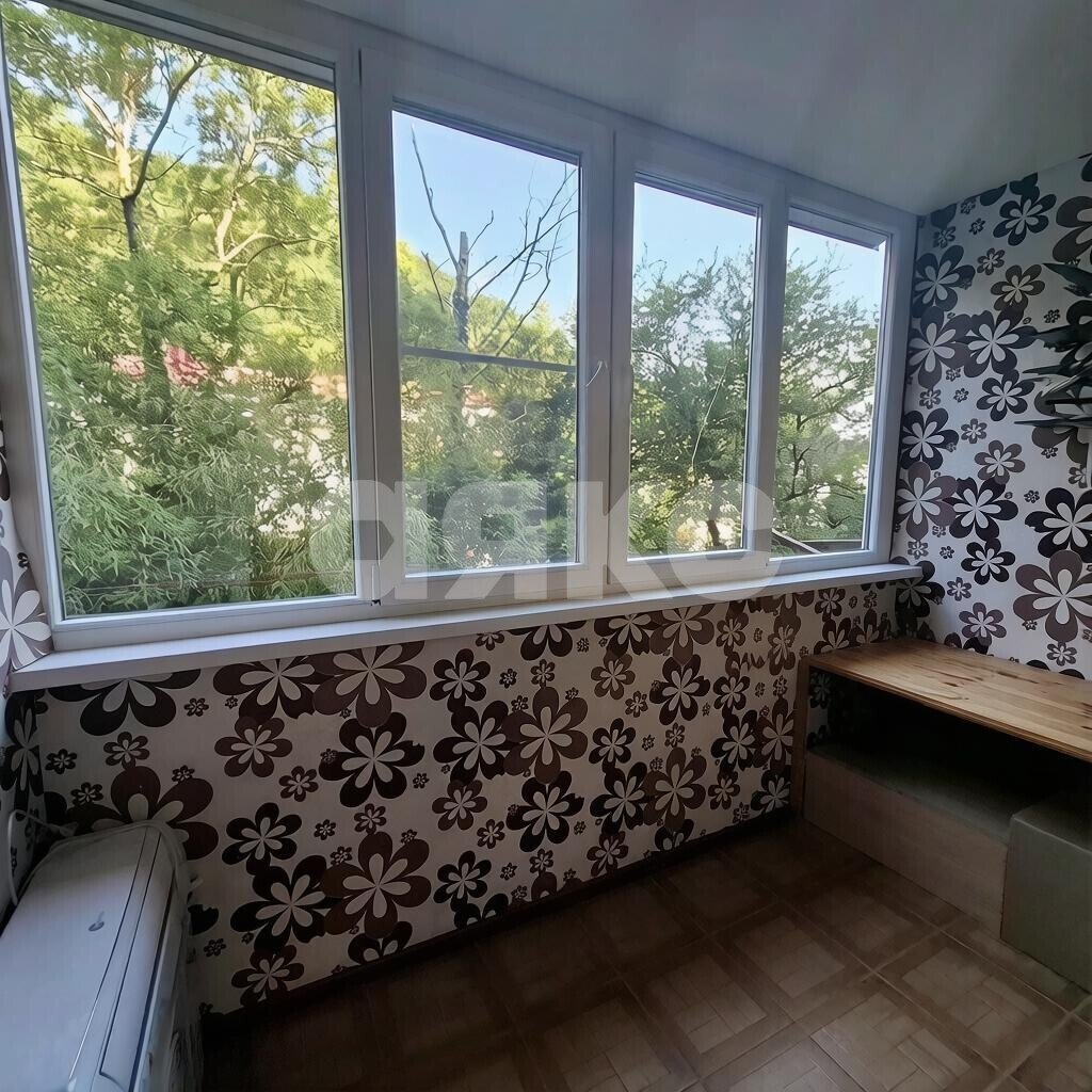 Фото №3: 4-комнатная квартира <span class="whitespace-nowrap">75 м²</span>, <span class="whitespace-nowrap">1/5 эт.</span> - Туапсе, ул. Судоремонтников, 63