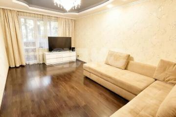 Фото №1: 4-комнатная квартира <span class="whitespace-nowrap">75 м²</span>, <span class="whitespace-nowrap">1/5 эт.</span> - Туапсе, ул. Судоремонтников, 63