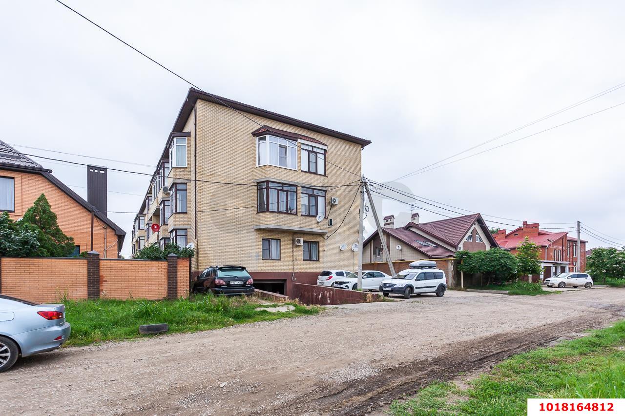 Фото №17: 3-комнатная квартира <span class="whitespace-nowrap">169 м²</span>, <span class="whitespace-nowrap">3/4 эт.</span> - Краснодар, Прикубанский внутригородской округ, жилая зона Отделение № 1 ОПХ КНИИСХ, мкр. Отделение № 1 ОПХ Колос, ул. Колосистая, 2