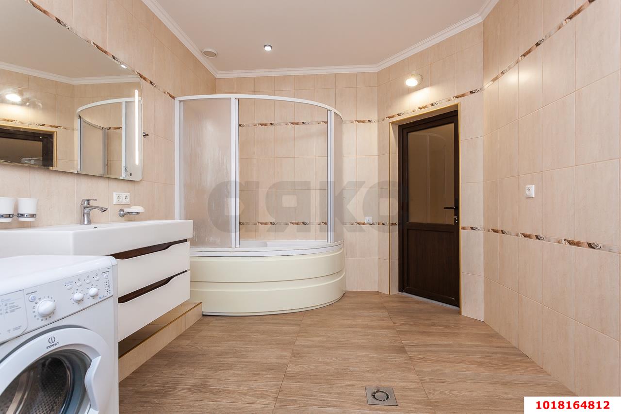 Фото №8: 3-комнатная квартира <span class="whitespace-nowrap">169 м²</span>, <span class="whitespace-nowrap">3/4 эт.</span> - Краснодар, Прикубанский внутригородской округ, жилая зона Отделение № 1 ОПХ КНИИСХ, мкр. Отделение № 1 ОПХ Колос, ул. Колосистая, 2