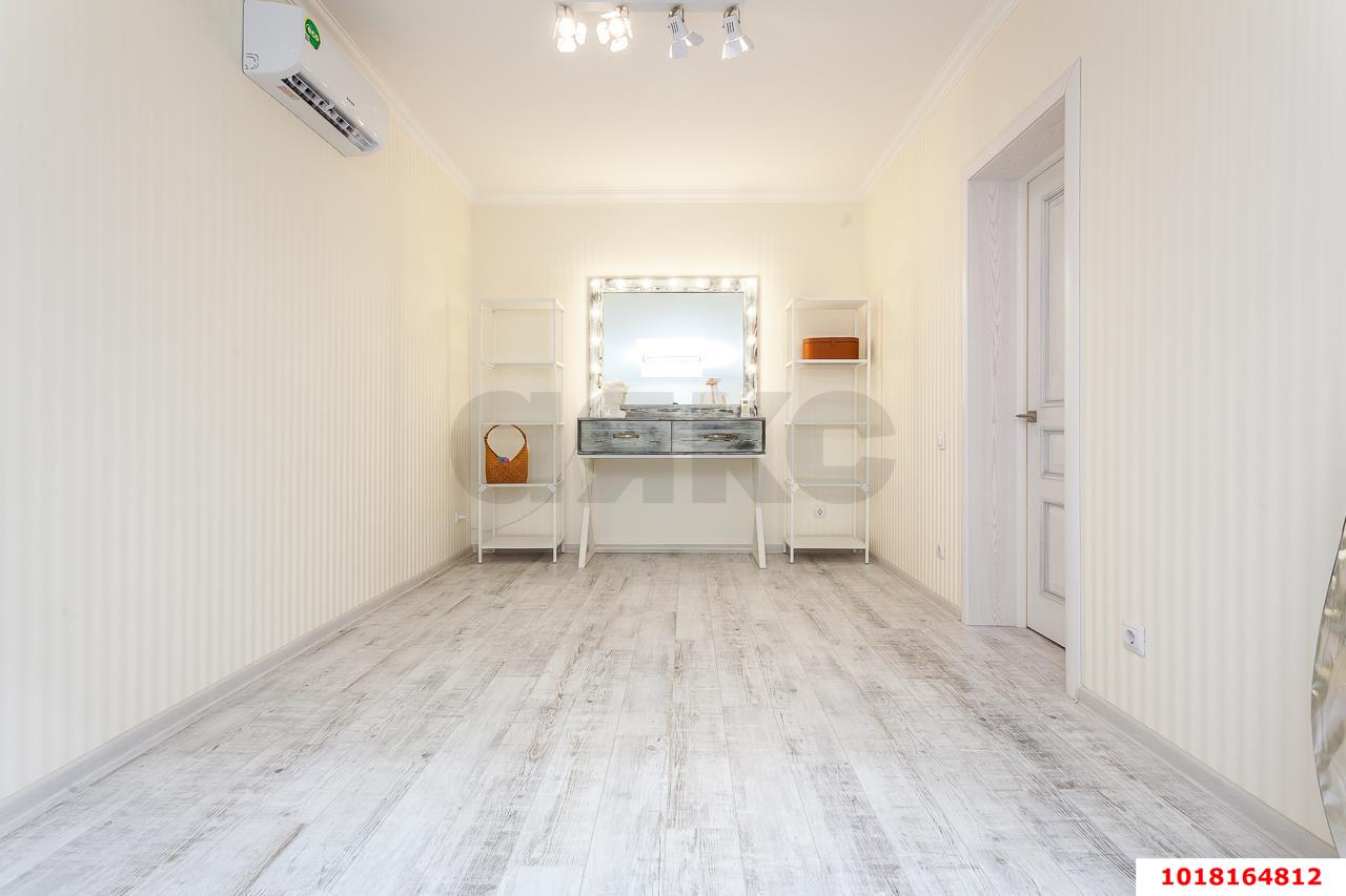 Фото №14: 3-комнатная квартира <span class="whitespace-nowrap">169 м²</span>, <span class="whitespace-nowrap">3/4 эт.</span> - Краснодар, Прикубанский внутригородской округ, жилая зона Отделение № 1 ОПХ КНИИСХ, мкр. Отделение № 1 ОПХ Колос, ул. Колосистая, 2