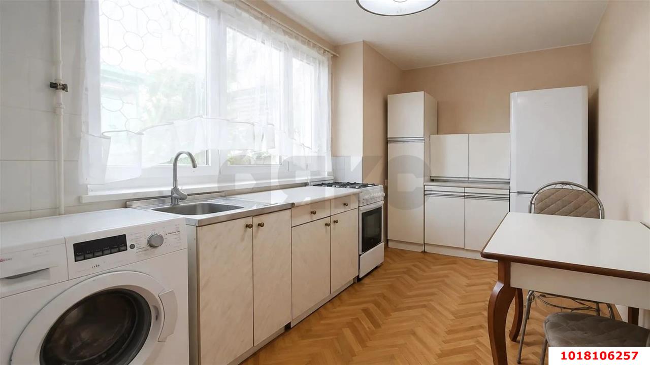 Фото №10: Часть дома <span class="whitespace-nowrap">40 м²</span> <span class="whitespace-nowrap">+ 1 сот.</span>, <span class="whitespace-nowrap">1 эт.</span> - Краснодар, мкр. Западный внутригородской округ, ул. Клубная, 12А
